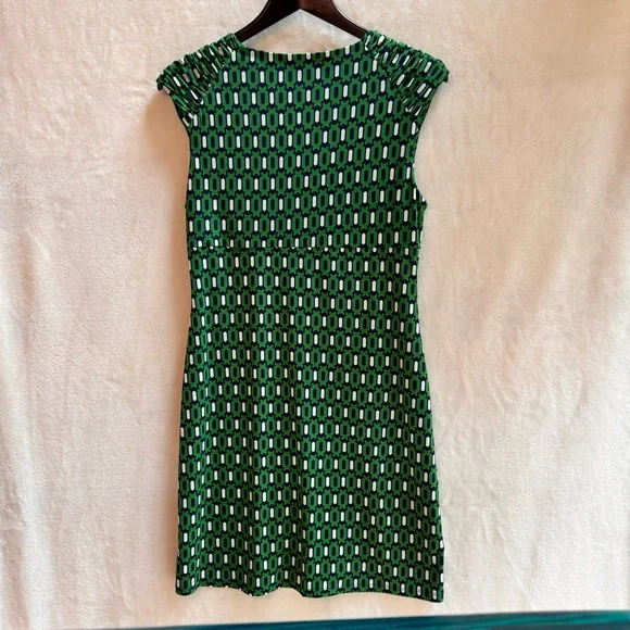 LAST CALL FINAL PRICE GREAT DEAL Kiara Geometric Twist Front Dress Medium EUC - Picture 6 of 7
